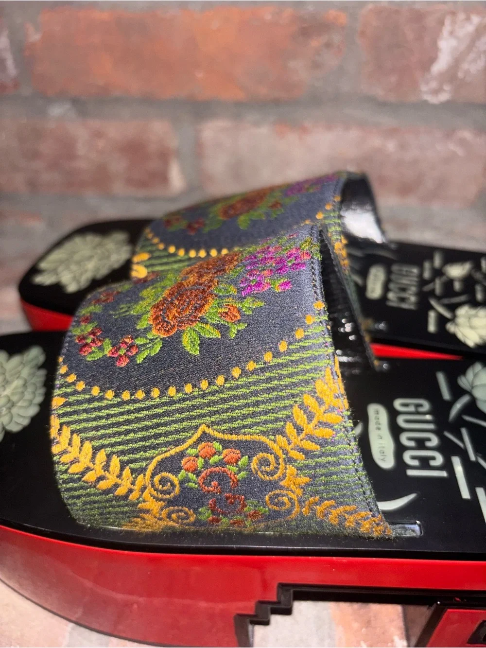 Gucci Mother of Pearl Jacquard Embroidered Floral Platform Sandal - Black & Red - Picture 5 of 12